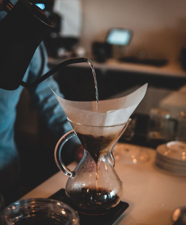 IDEALIST COFFEE CO. — це не просто українська мережа кав’ярень третьої хвилі. Це — повноцінна кавова компанія, яка стрімко розвивається.